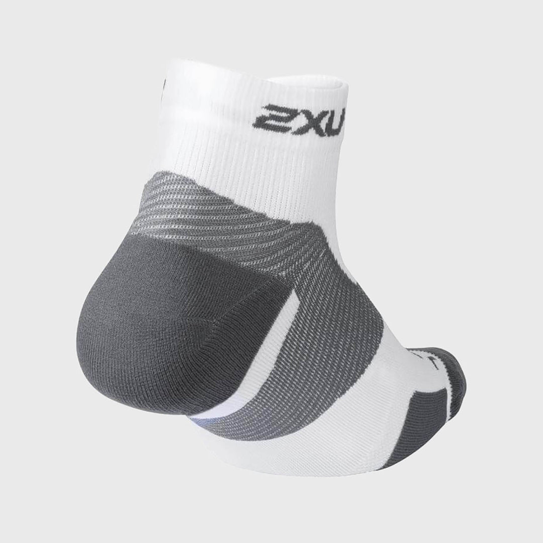 2XU - Vectr Light Cushion 1/4 Crew Compression Socks - White/Grey