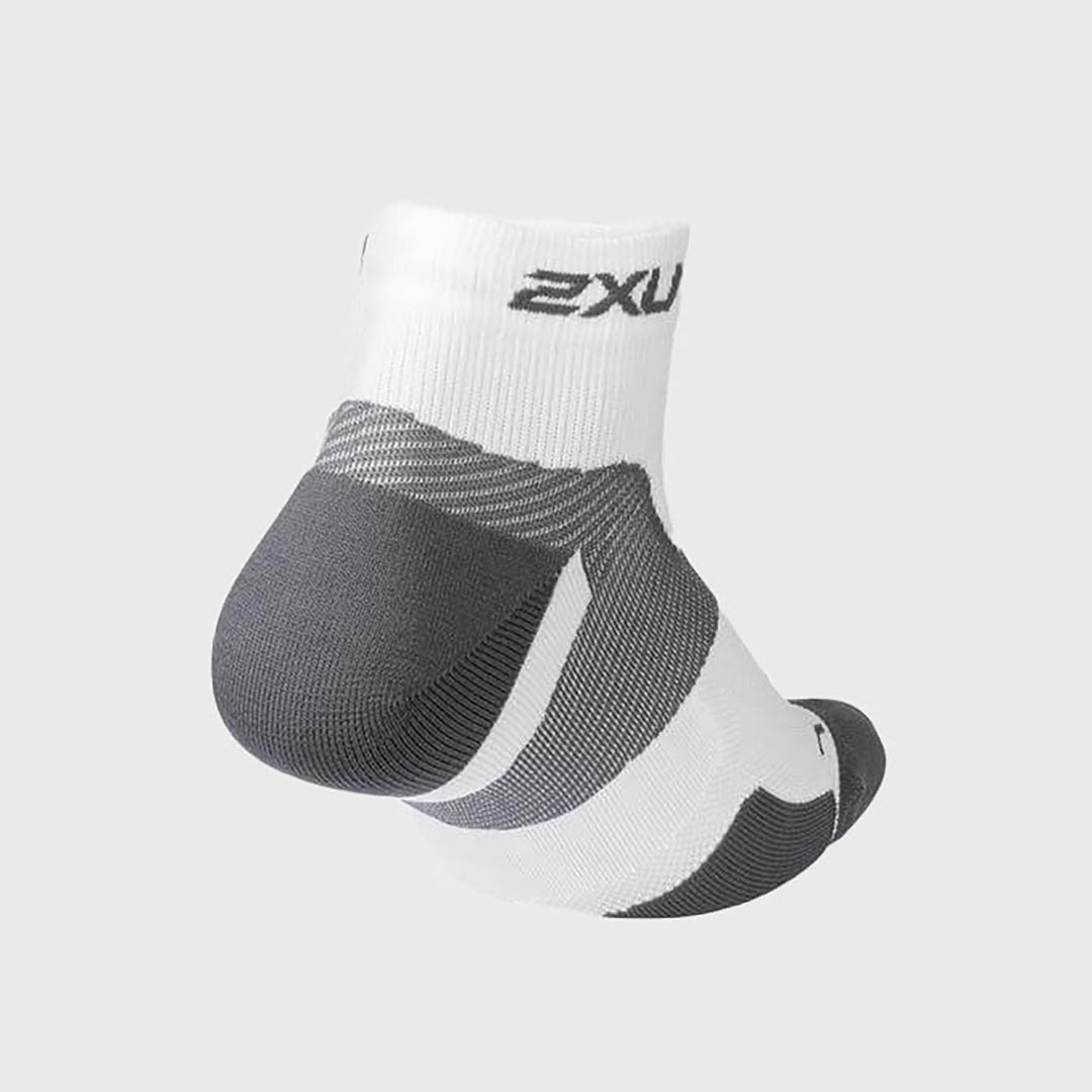 2XU - Vectr Cushion 1/4 Crew Compression Socks - White/Grey