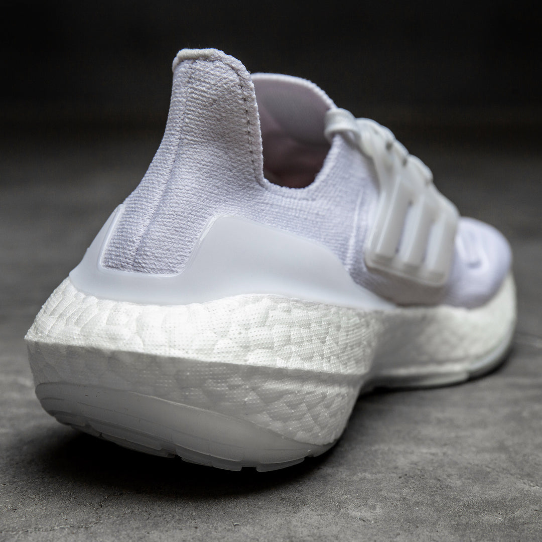 ADIDAS - ULTRABOOST 22 SHOES - WOMEN'S - CLOUD WHITE/CLOUD WHITE/CRYSTAL WHITE