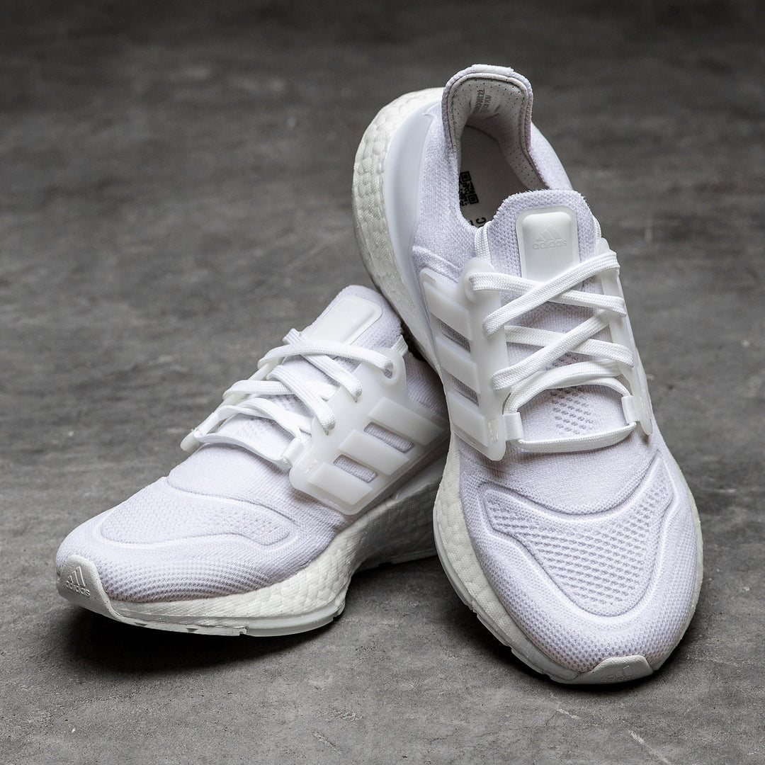 ADIDAS - ULTRABOOST 22 SHOES - WOMEN'S - CLOUD WHITE/CLOUD WHITE/CRYSTAL WHITE