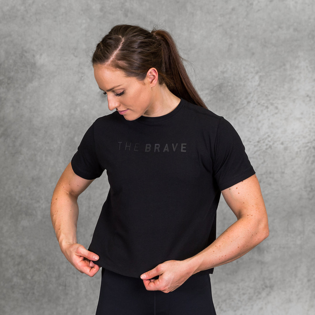 THE BRAVE - SIGNATURE CROPPED T-SHIRT - BLACK