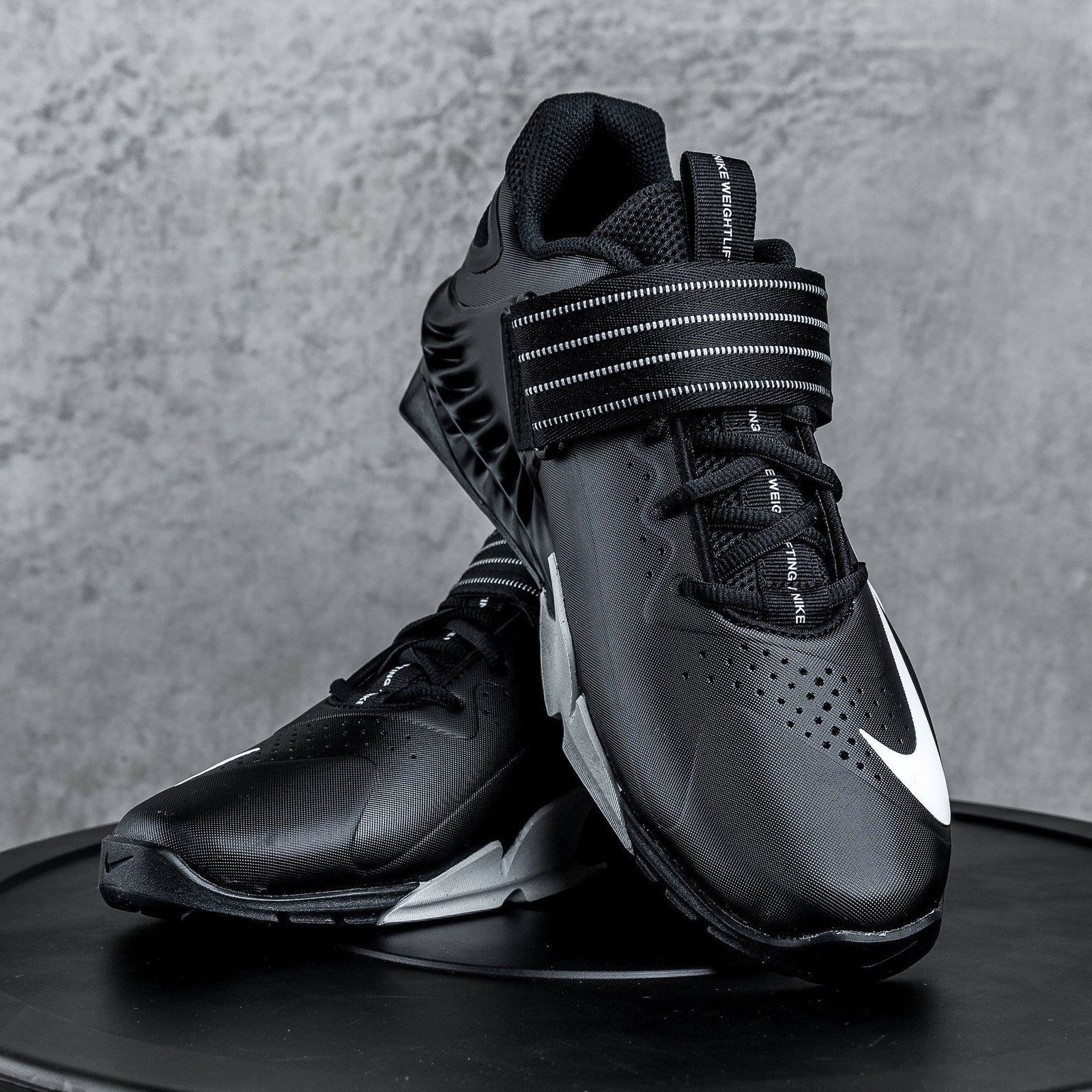 Nike - Savaleos Shoe BLACK/WHITE-GREY ORANGE