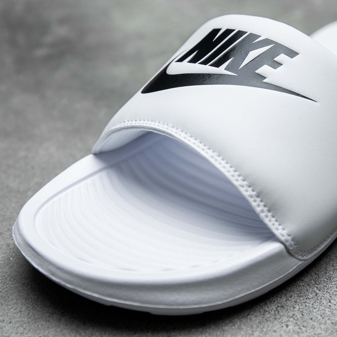 Nike - Victori One Men's Slides - WHITE/BLACK-WHITE